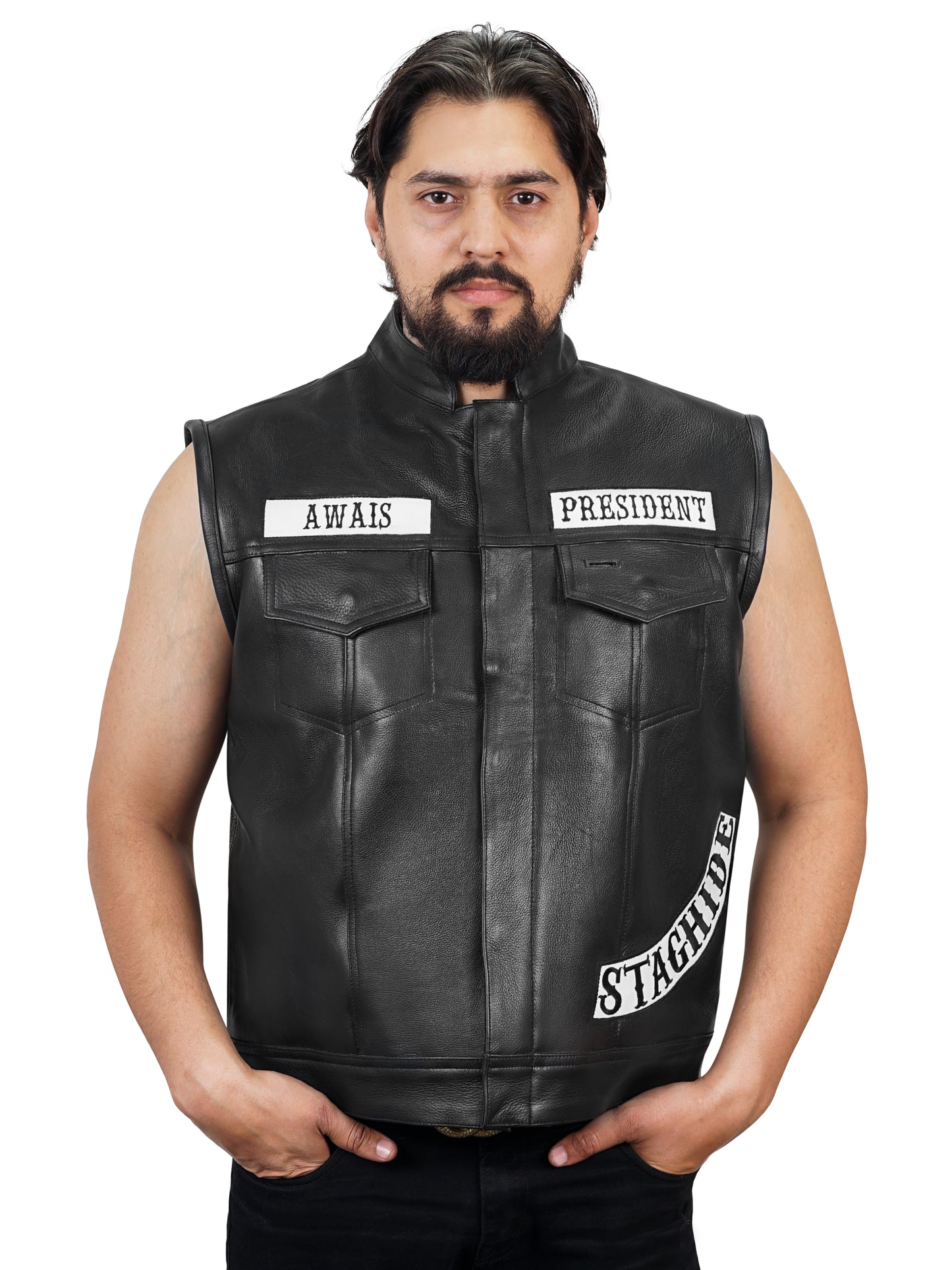 Staghide Motorrad Club Lederweste aus echtem Rindsleder, präsentiert vor weißem Hintergrund. Ideal für Biker und Clubmitglieder, die eine personalisierbare Weste suchen.